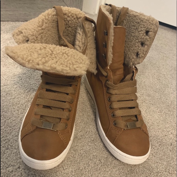 (NWOT) UGGS- Chestnut Sneaker Boot - Picture 2 of 6